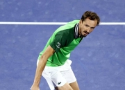 开云足球直播-美国网球队绝地反击西班牙网球队，梅德韦杰夫关键制胜的简单介绍