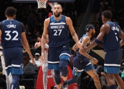 开云体育在线-包含篮网翻盘尼克斯，戈贝尔完成帽子戏法的词条