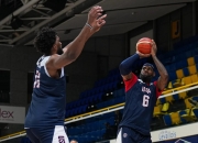 开云平台-美国篮球巨星受伤退场，球队备战受阻的简单介绍