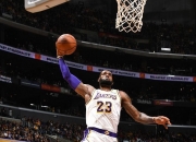 开云APP-关于豪威·伍兹带领球队击败湖人的信息