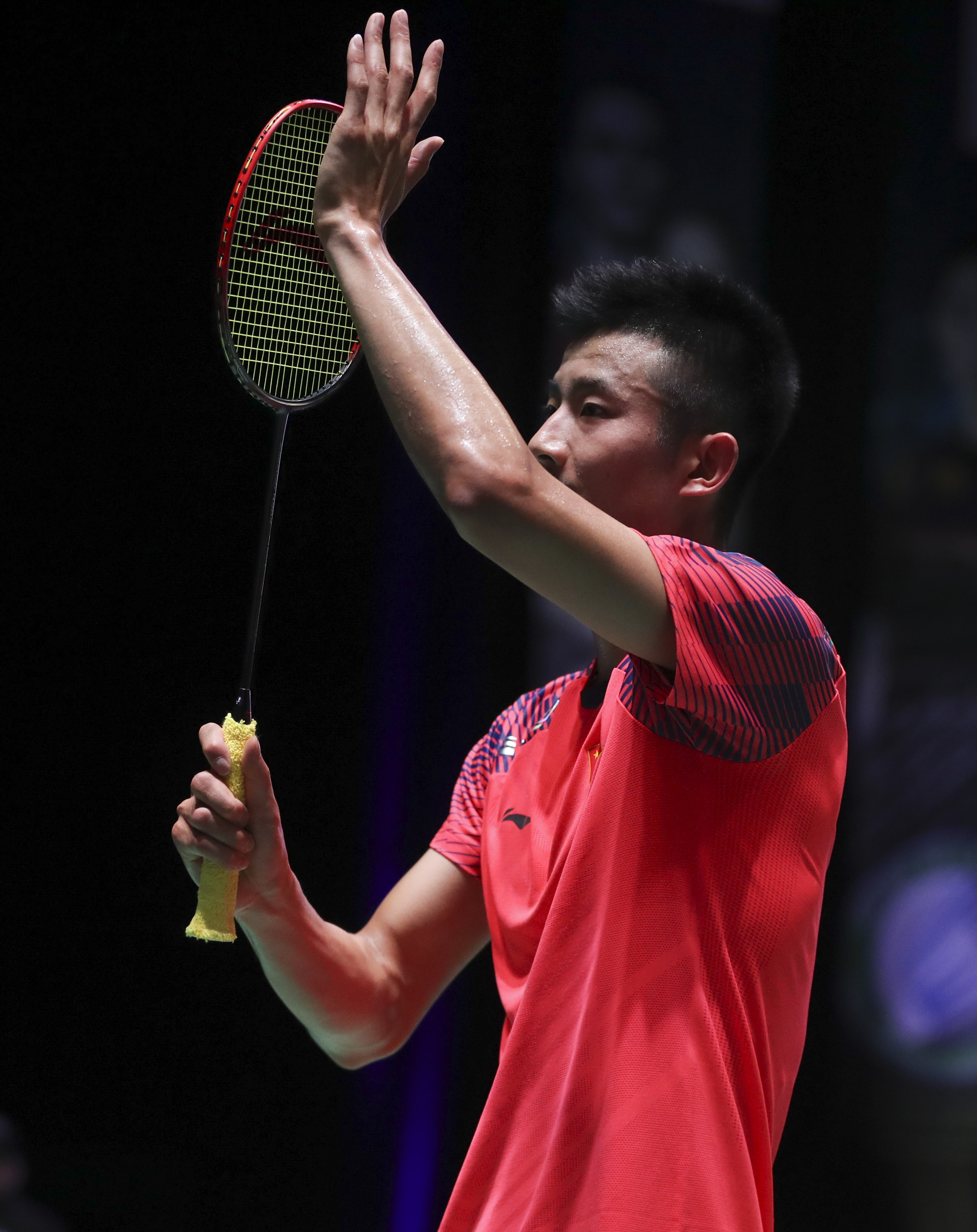 中国羽毛球队逆转丹麦羽毛球队，谌龙统治全场