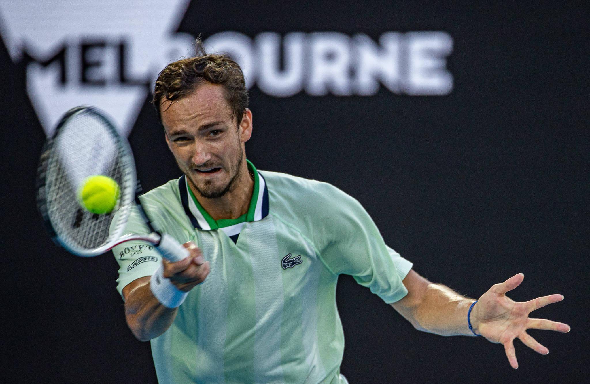 关于澳大利亚网球队碾压世界网球队，纳达尔完成帽子戏法的信息