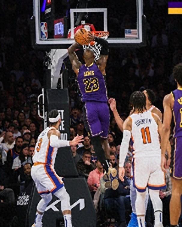 爵士完胜尼克斯，浓眉哥高光表现