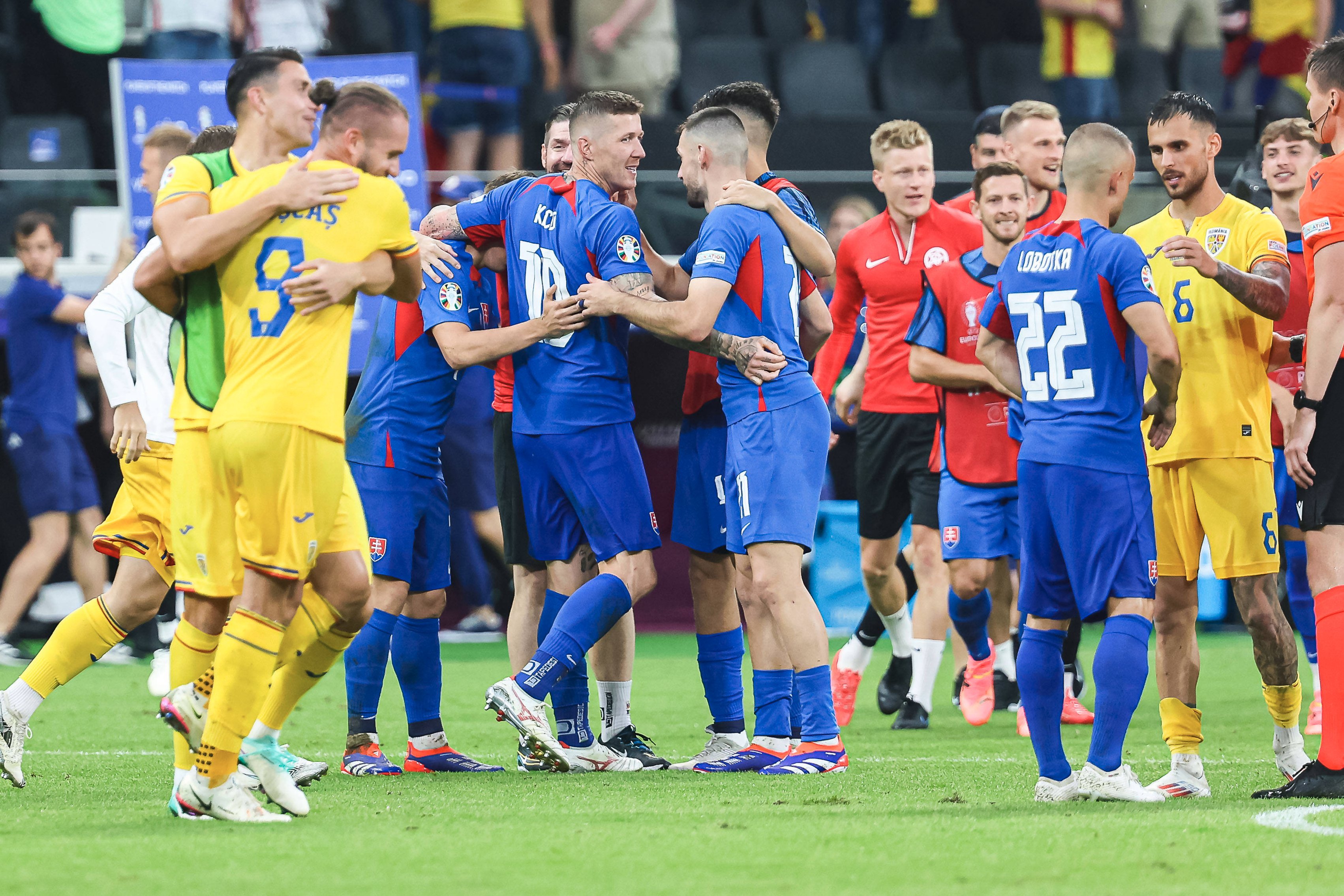 欧洲俱乐部联赛上演激烈对抗 欧洲俱乐部联赛上演激烈对抗