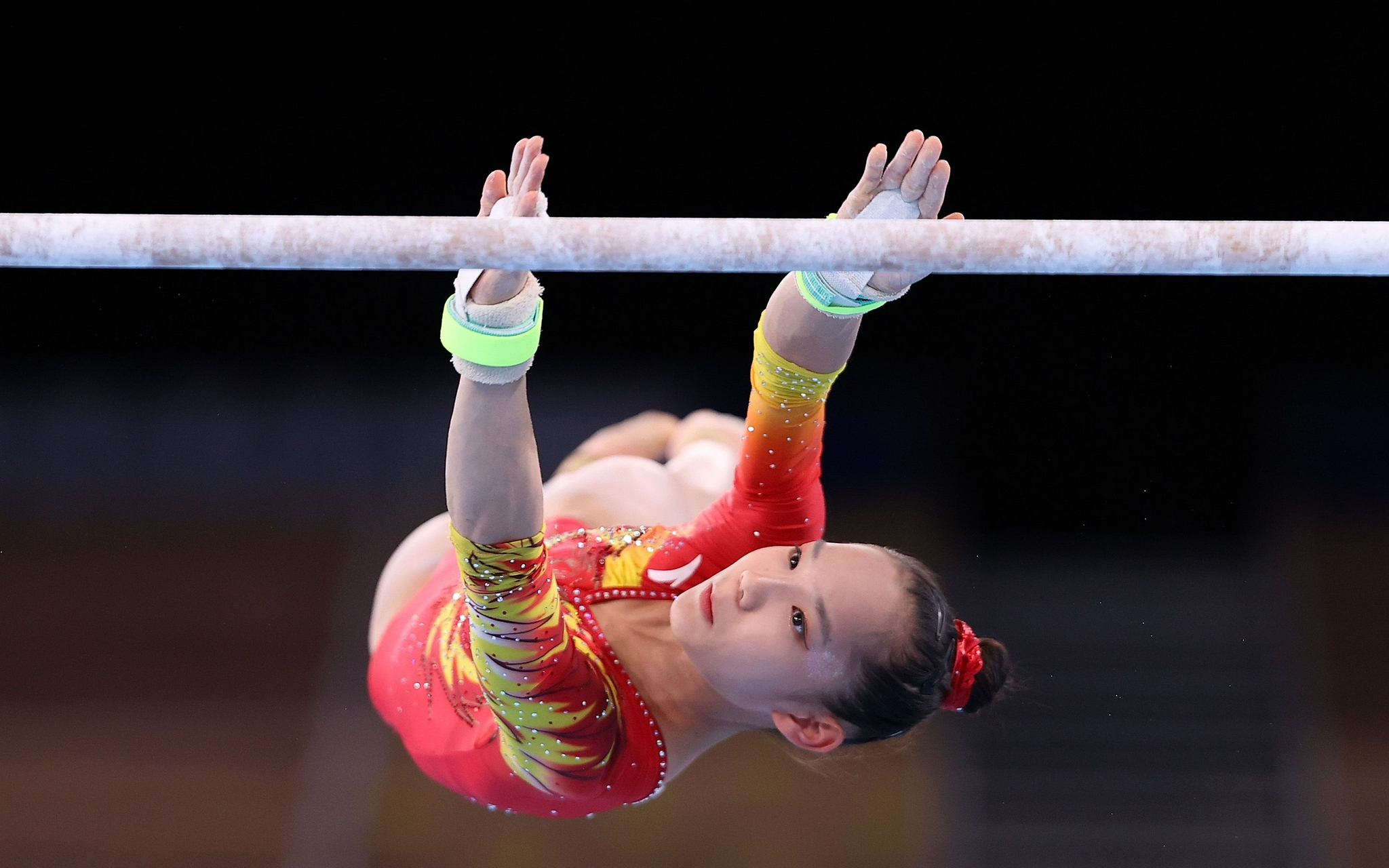 关于体操高低杠冠军夺冠，技惊四座的信息