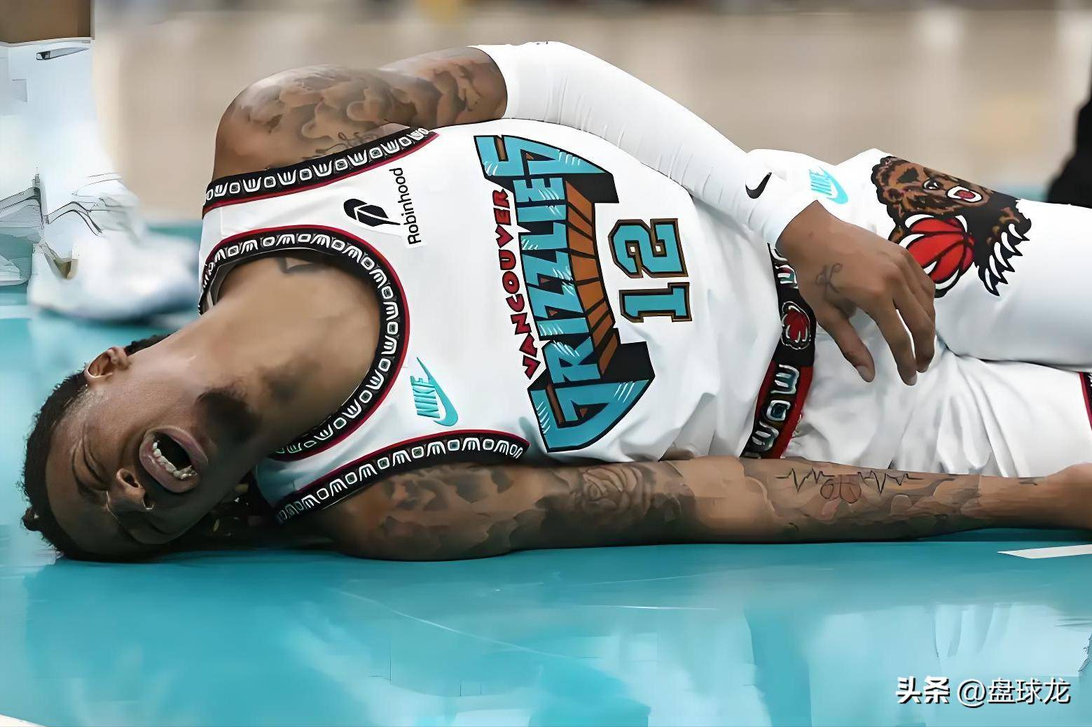 美国篮球巨星受伤退场,球队备战受阻的简单介绍 美国篮球巨星受伤退场,球队备战受阻的简单介绍