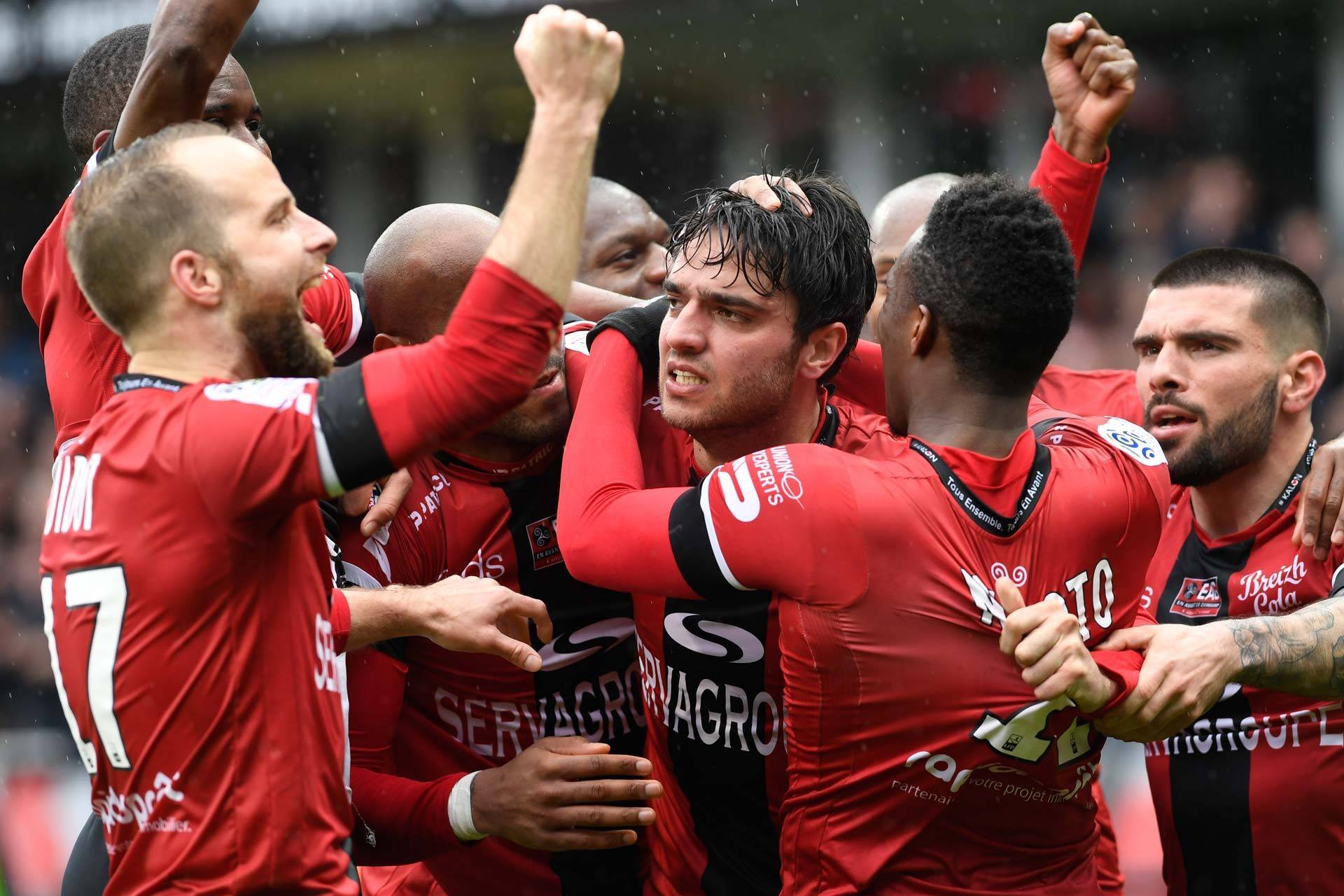 关于瓦朗谢纳战胜竞争对手,晋级重要比赛的信息 关于瓦朗谢纳战胜竞争对手,晋级重要比赛的信息