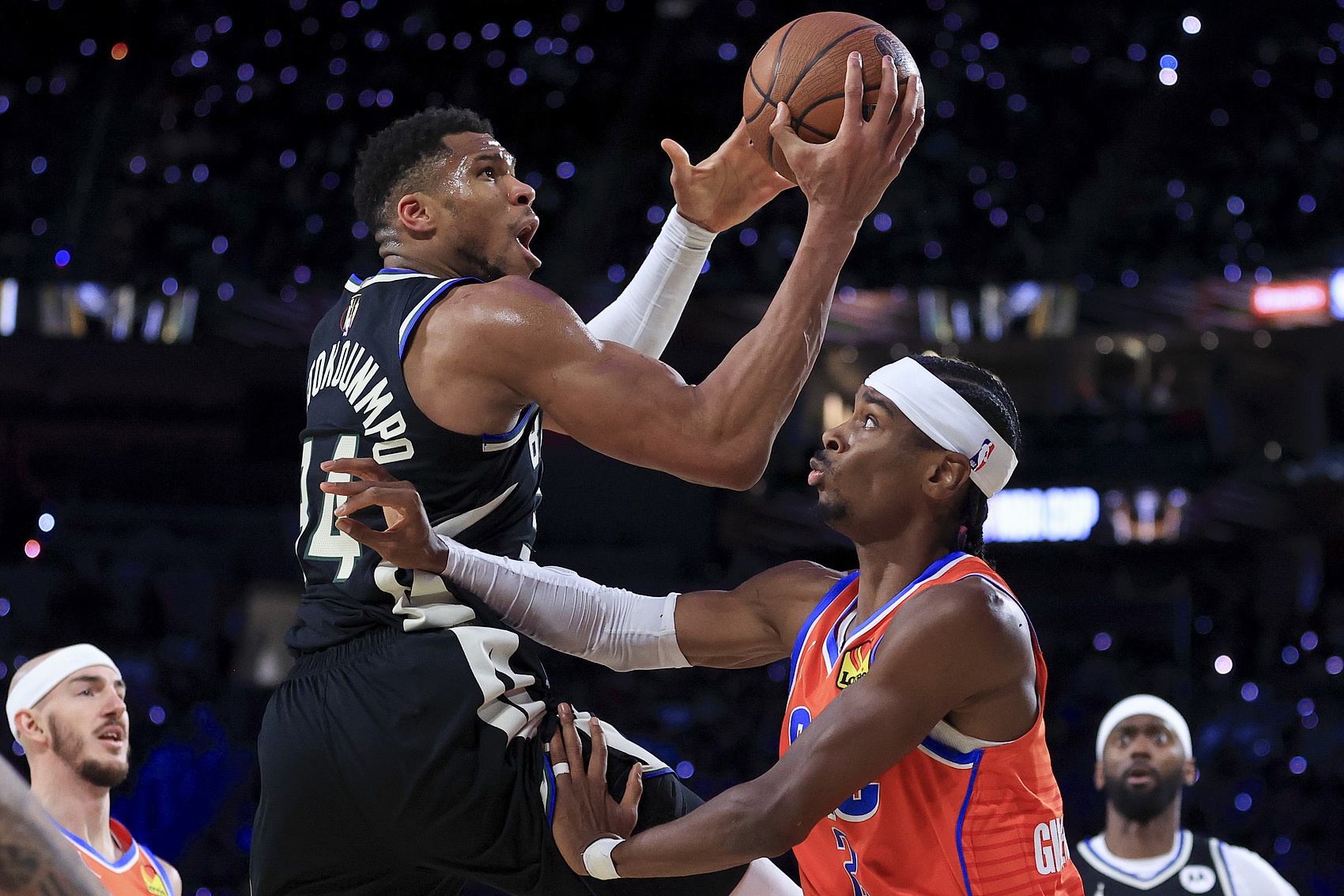 76人轻取火箭，字母哥关键制胜