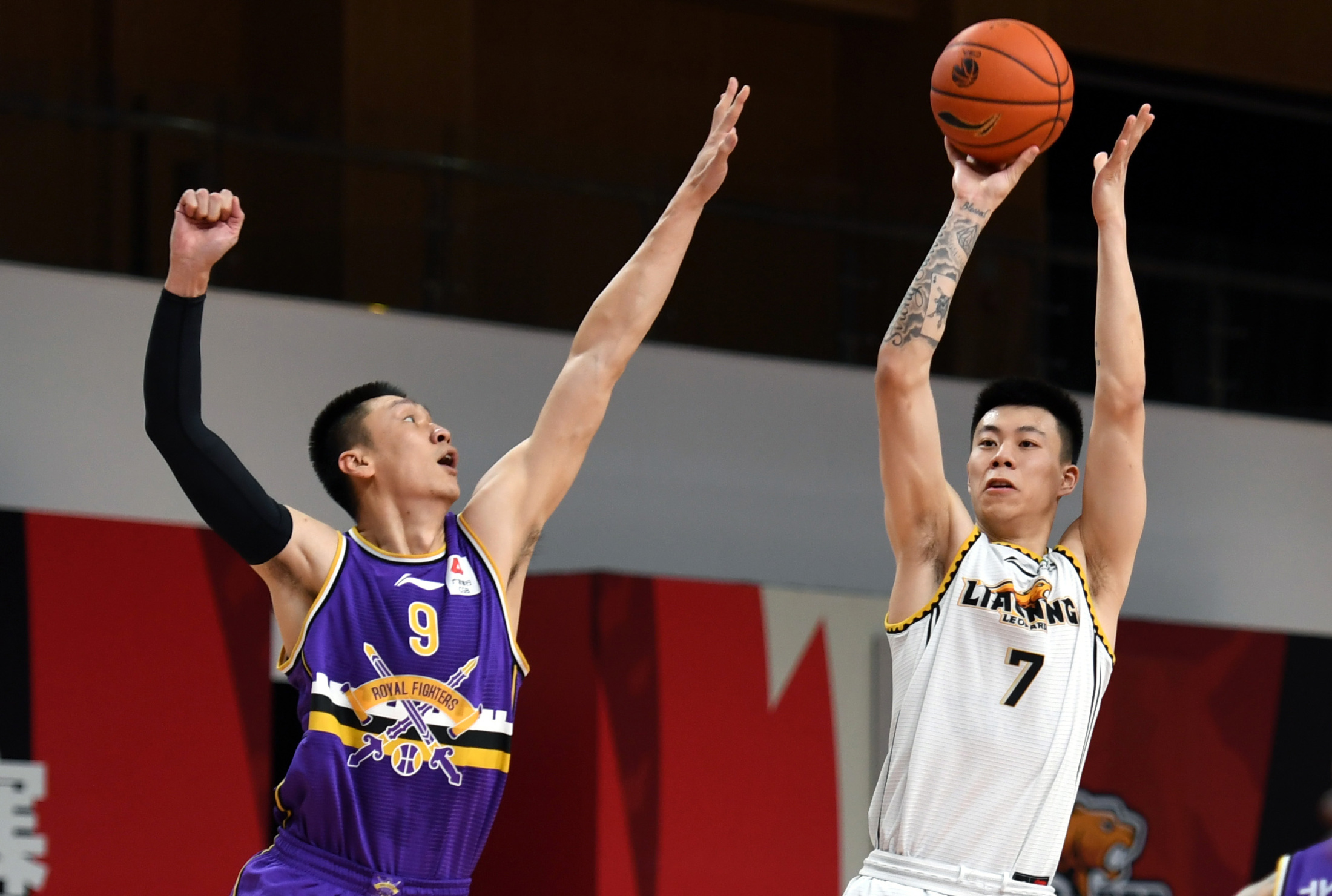 步行者轻取广州队，张镇麟关键制胜