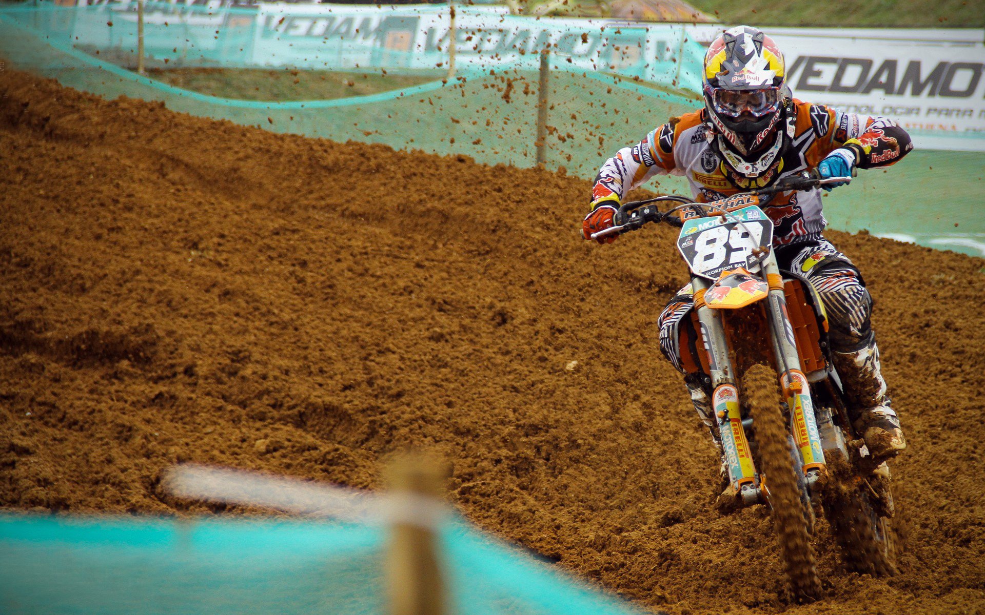 雷霆翻盘森林狼，F1年度争冠焦点战的赛场启示