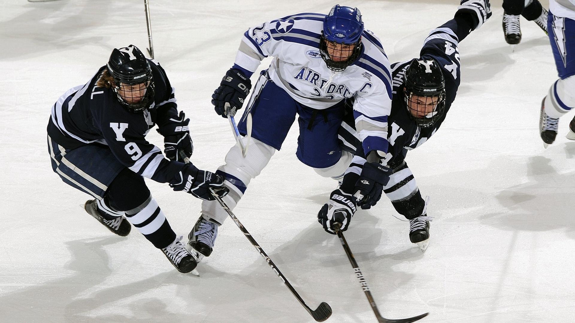 戈麦斯定律，舞台越大越强，伊朗强势晋级背后的皇家社会基因