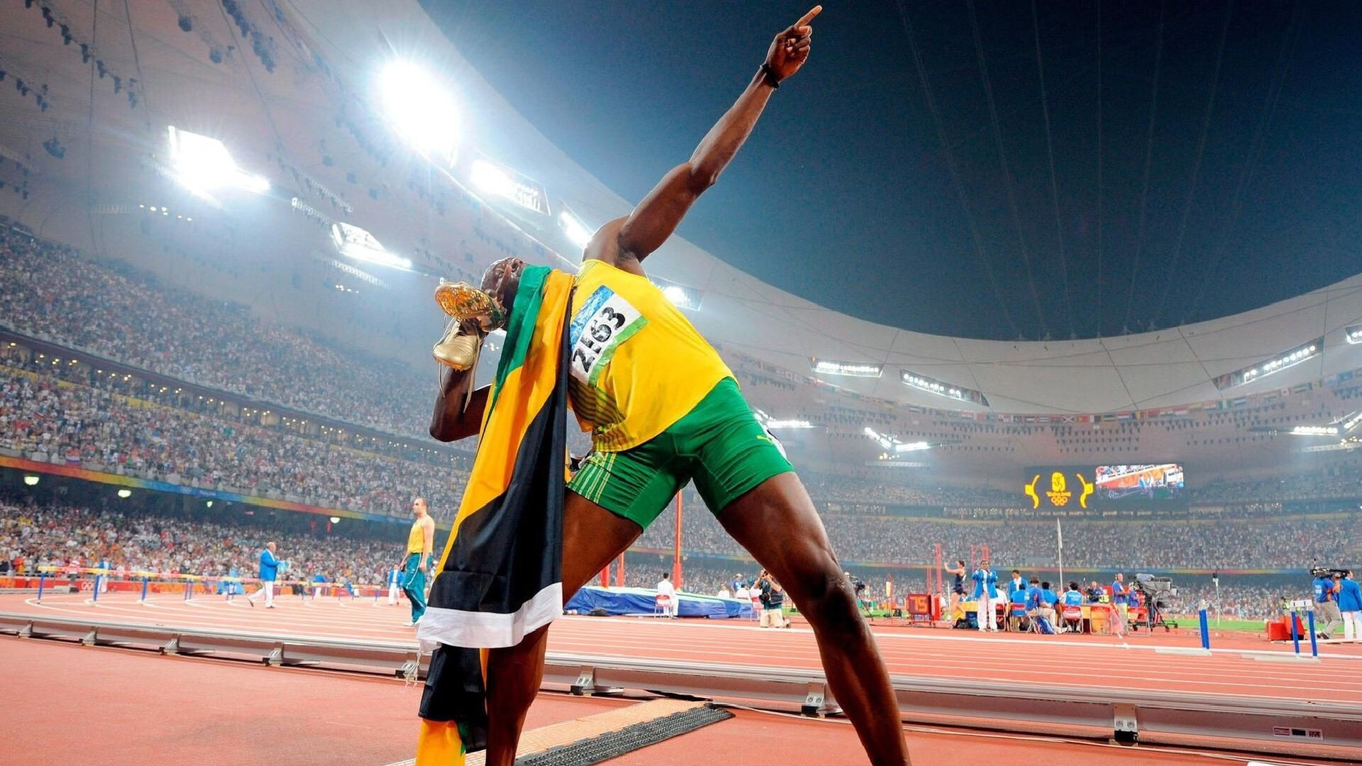 赛道上的独舞者,巴雷拉如何一手掌控F1街道赛之夜的比赛走势