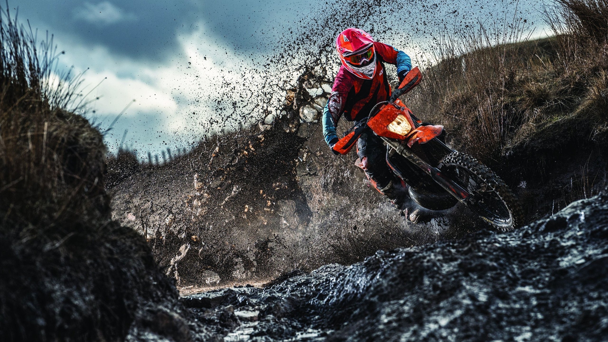 从牙买加奇迹到西班牙硝烟，足球世界里的生存与荣耀之战